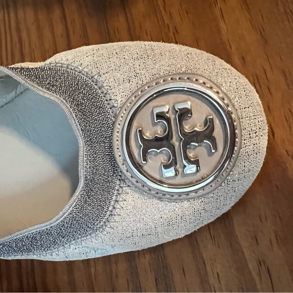 Tory Burch Caroline 2 Metallic Gray Suede Flats - Picture 6 of 11